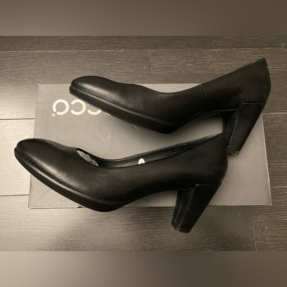 ECCO Shape 55 Plateau Pump - Picture 7 of 8